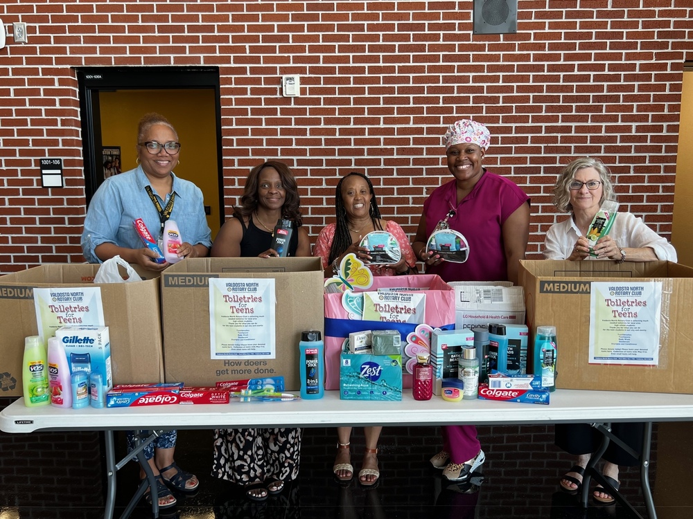 VHS Receives "Toiletries for Teens" Donations from Valdosta North Rotary Club